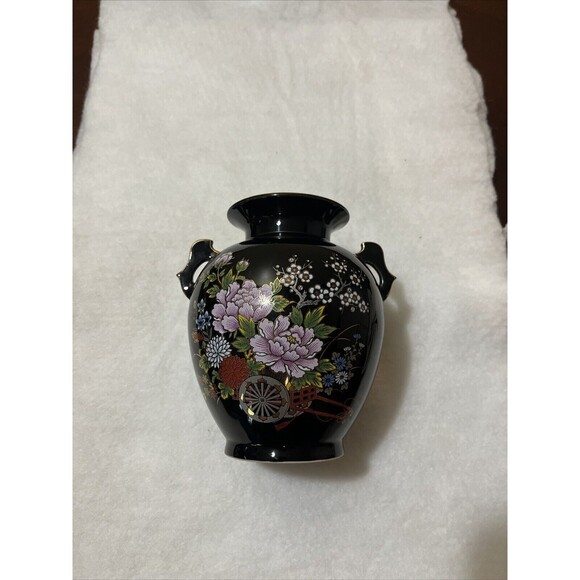 Fine China Japanese Black Porcelain Vase/Floral Design With Gold Rim Vintage - Picture 1 of 3